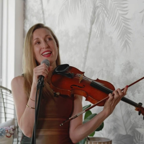 Emma | violin & vocals